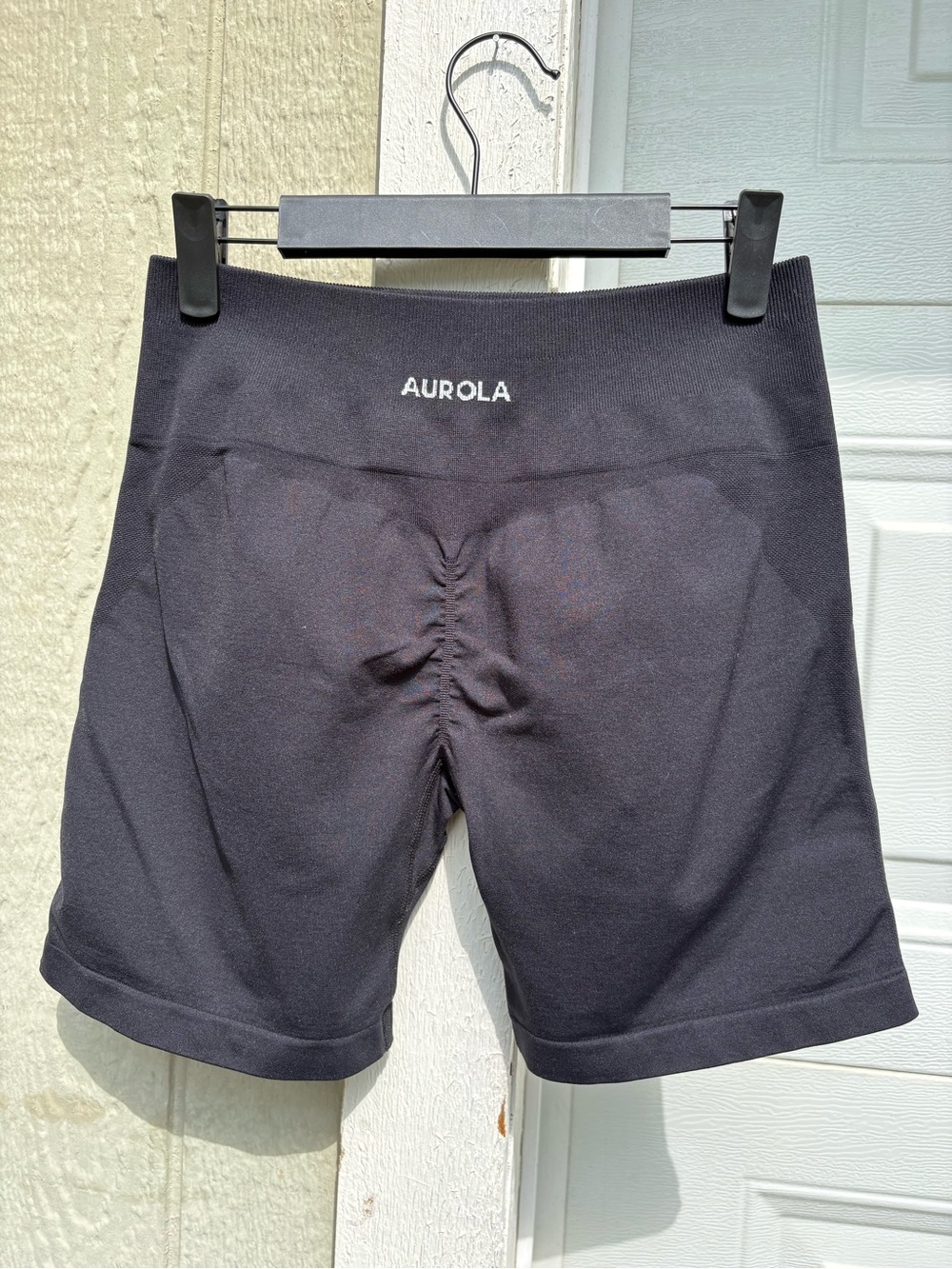 AUROLA Scrunch Shorts